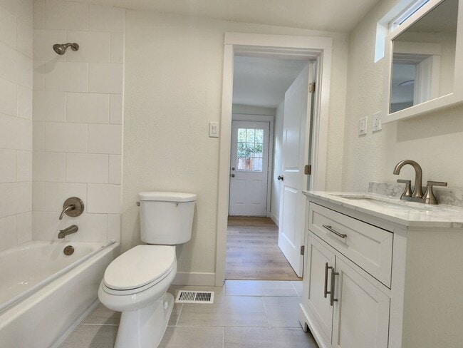 Building Photo - 715 Boyes Blvd