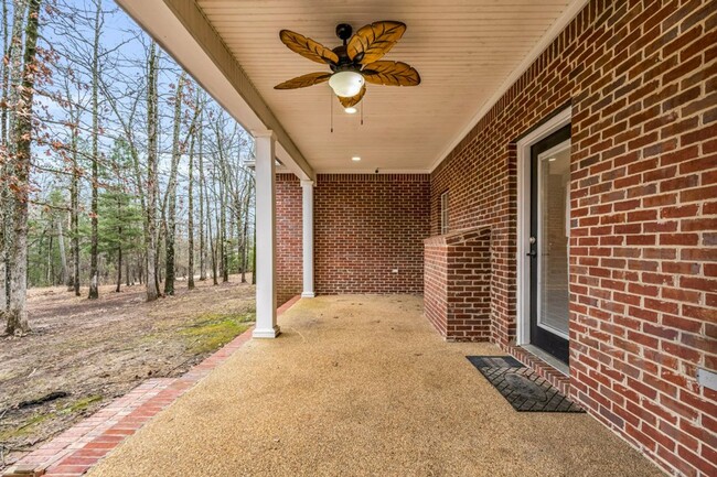 Building Photo - Renovated 4 bedroom 2 Bath Home for Rent!