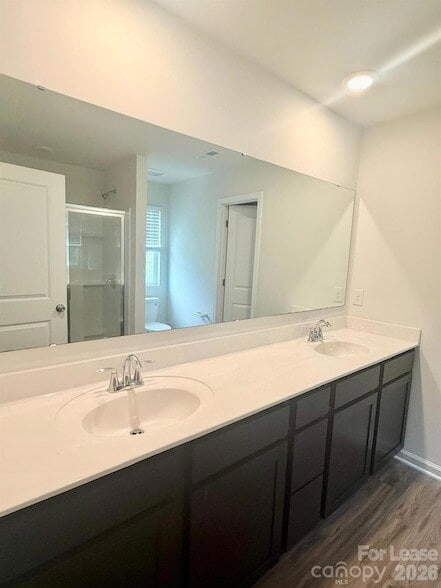 Building Photo - 2834 Oldfield Dr