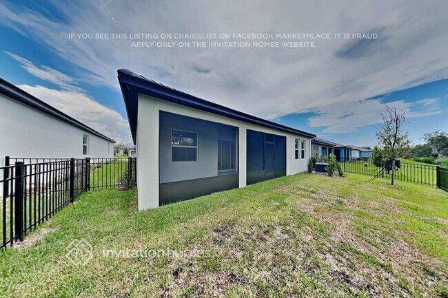 Building Photo - 14326 17 Ct E