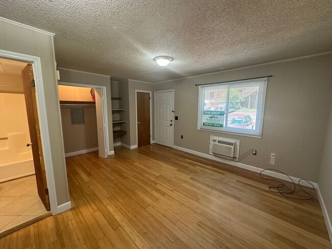 Building Photo - Studio Apartment For Rent