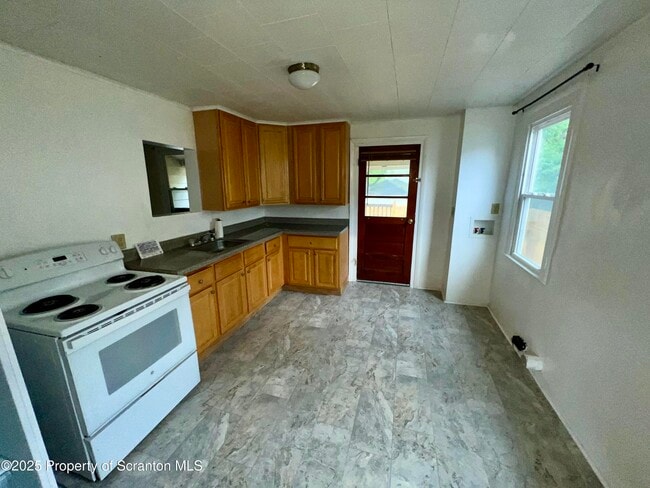 Building Photo - 316 Putnam St
