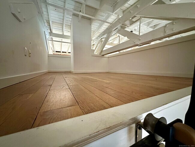 Building Photo - 325 Lafayette St