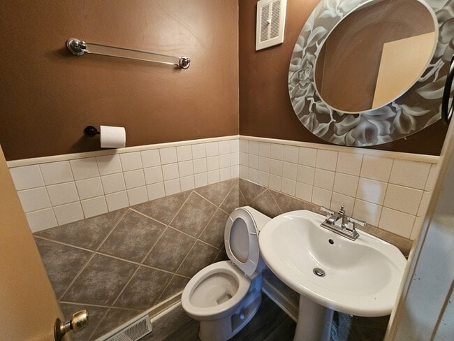 Building Photo - 6094 Andover Blvd