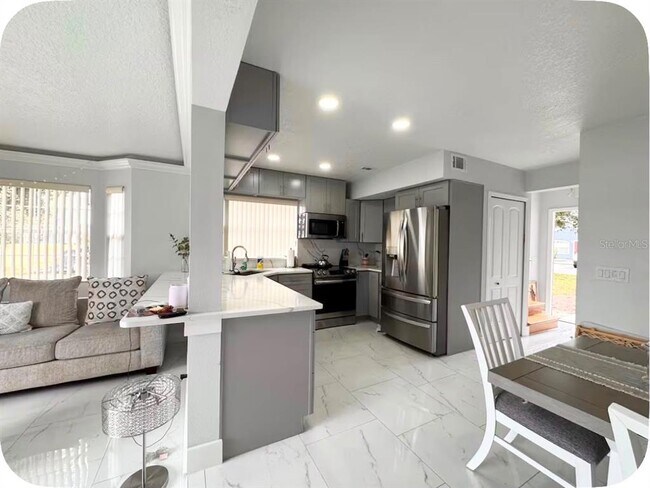 Building Photo - 574 Orchid Dr