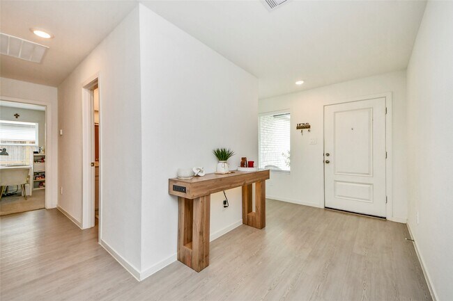 Building Photo - 1463 Cactus Rose Dr