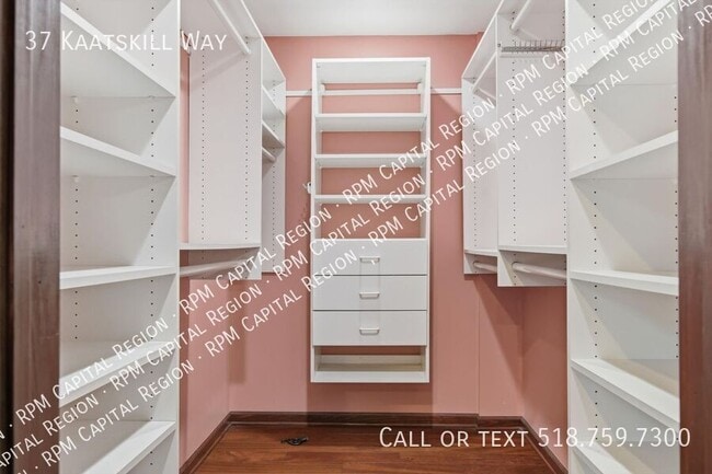 Building Photo - 37 Kaatskill Way