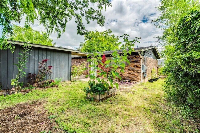 Building Photo - 1417 Braes Ridge Dr