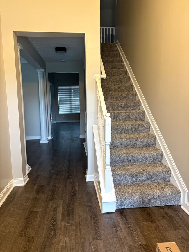 Building Photo - Gorgeous 3 bdr/3.5 bath Home in Centerville/Springboro Area