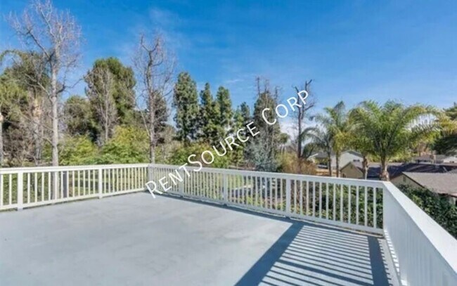 Building Photo - 25562 Avenida Frasca