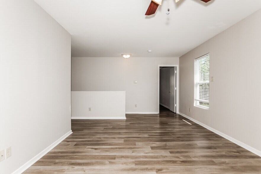 Building Photo - 10926 Spirit Dr
