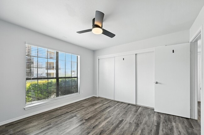 Building Photo - 5801 Lake Hubbard Pkwy