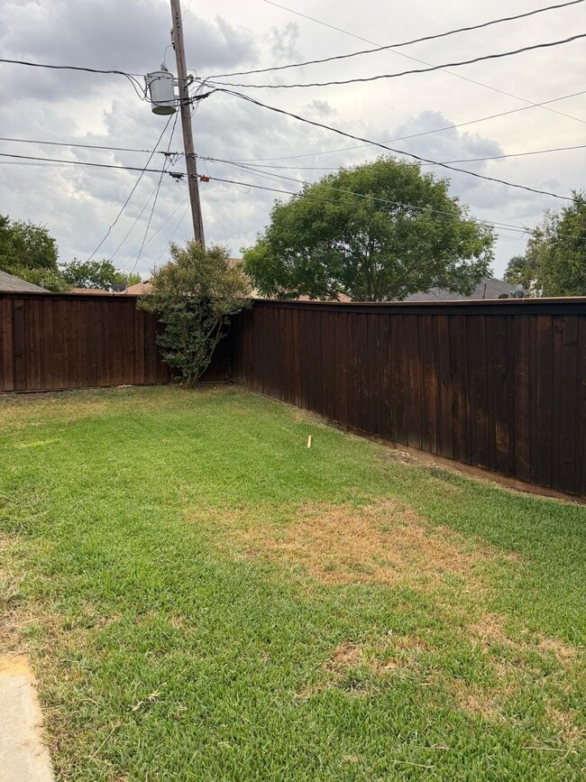 Building Photo - 934 Flagstone Dr