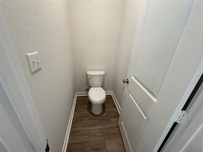 Building Photo - 112 Corn Ln