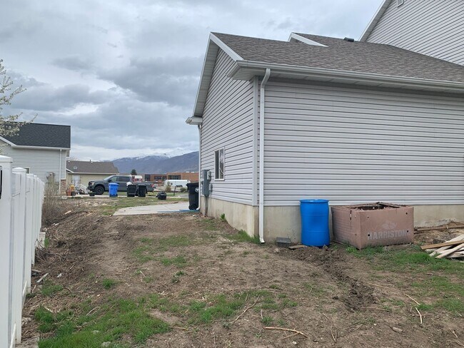 Building Photo - 311 N 750 W