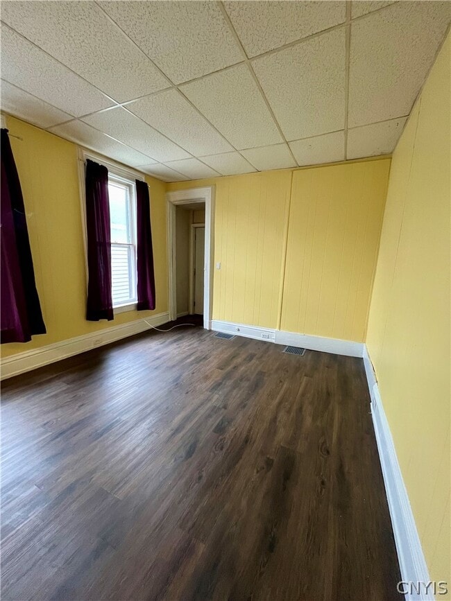 Building Photo - 146 E 2nd St