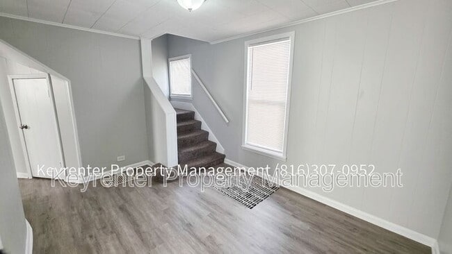 Building Photo - 142 N Bellaire Ave