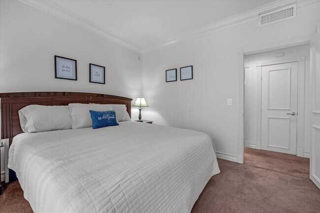 Building Photo - Meridian Luxury Condo in Resort Community ...