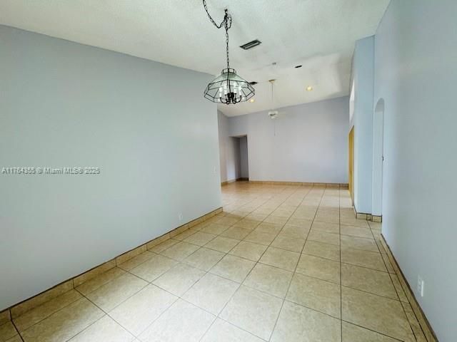 Building Photo - 495 Carrington Ln