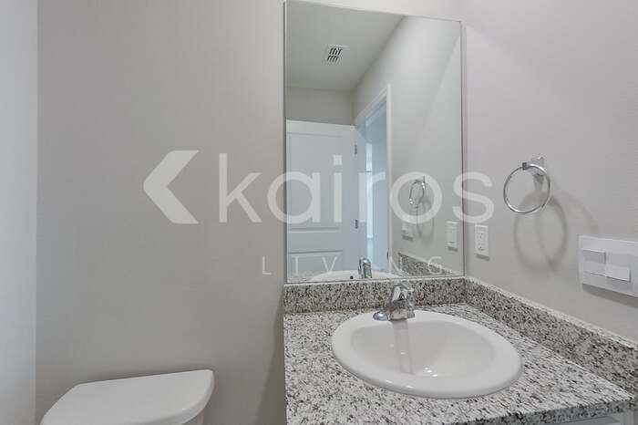 Building Photo - 8669 SW 43rd Ter