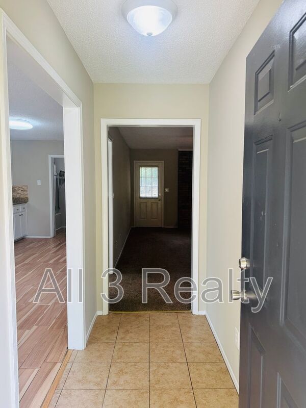 Building Photo - 4107 Beardsley Dr