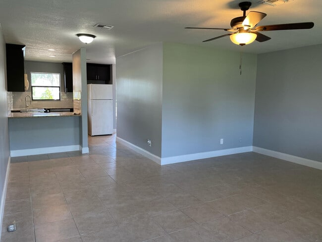 Building Photo - 5802 Channel Dr