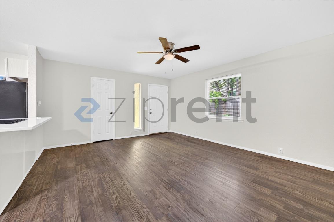 Building Photo - Unit 5022