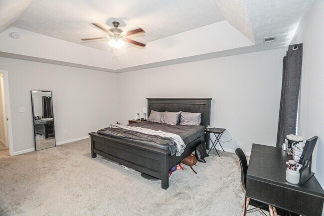 Building Photo - 550 Jensen Ln