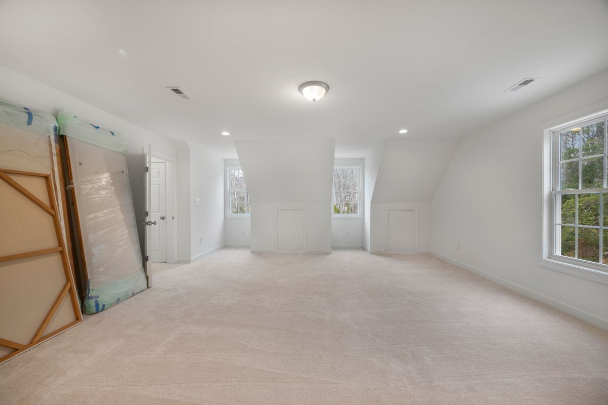 Building Photo - 4 Pasture Cir