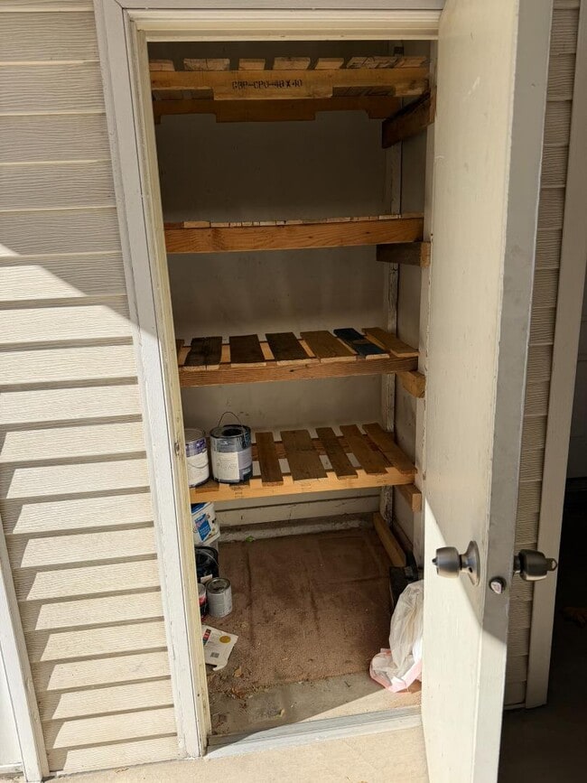 Building Photo - 65 E 600 S