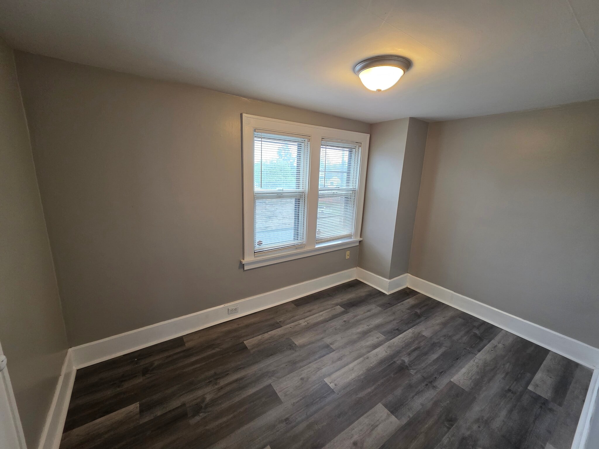 Building Photo - 1820 Malasia Rd