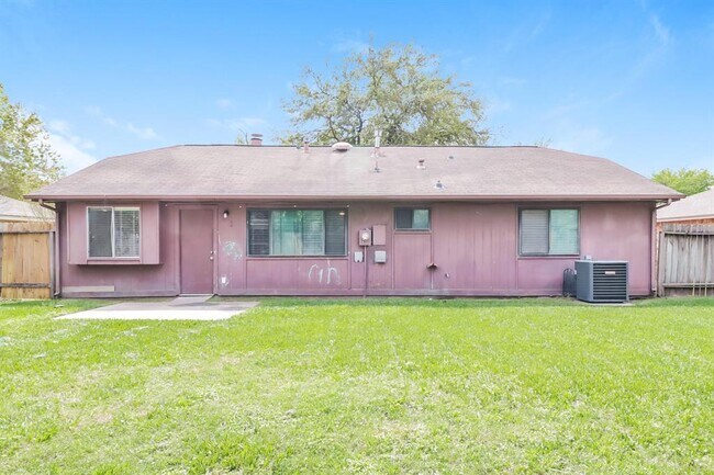 Building Photo - 14118 Sandy Point Ln