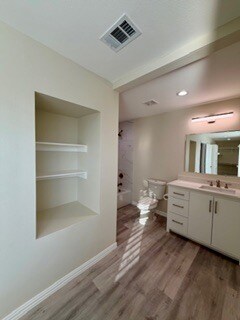 Built-In Shelves - 5800 Rockhill Rd