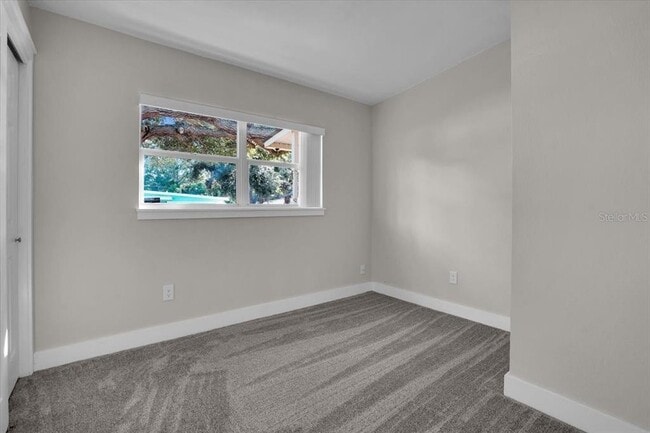 Building Photo - 1452 S Evergreen Ave