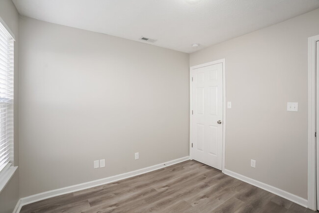 Building Photo - 1312 River Ridge Dr