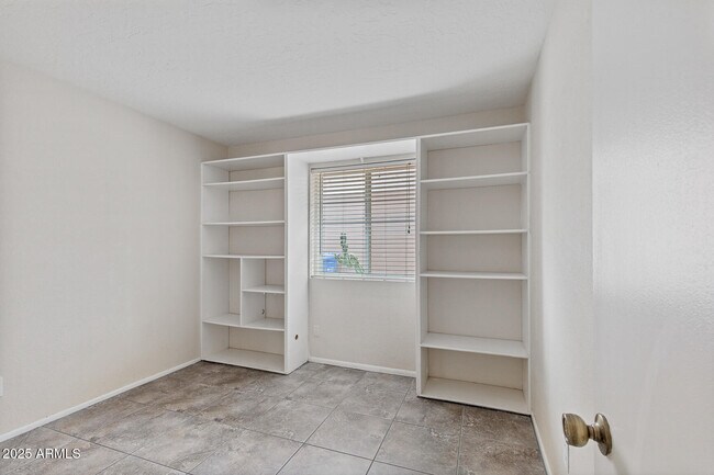 Building Photo - 1601 W Marco Polo Rd