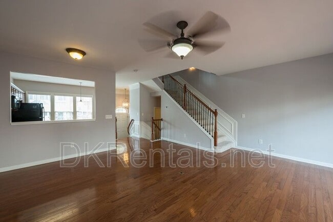 Building Photo - 1369 Thornborough Dr