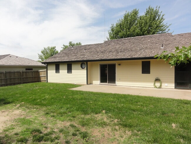 Building Photo - Beautiful Single Family Home, Great Location