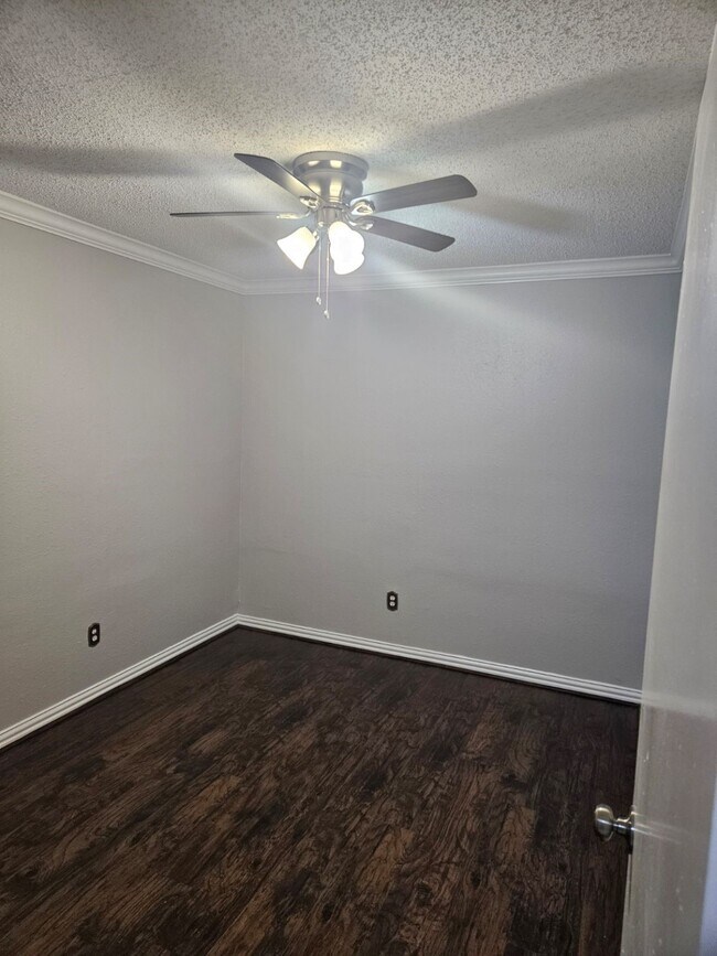 Building Photo - 1409 Wentworth St