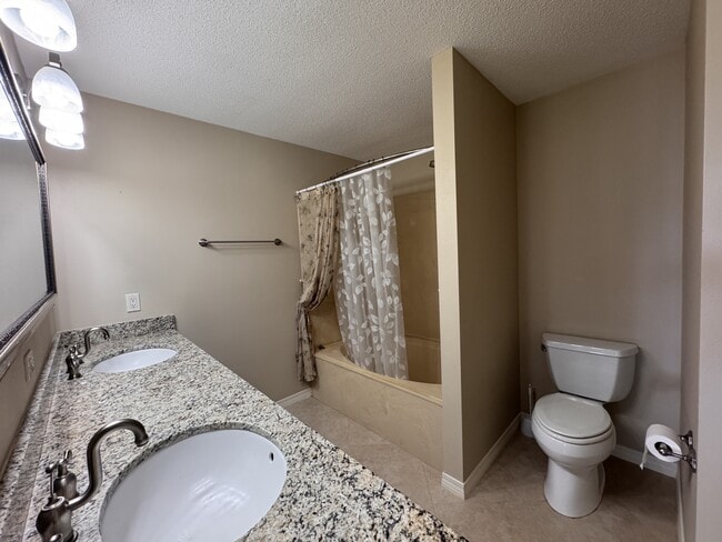 Building Photo - 806 Regatta Cir