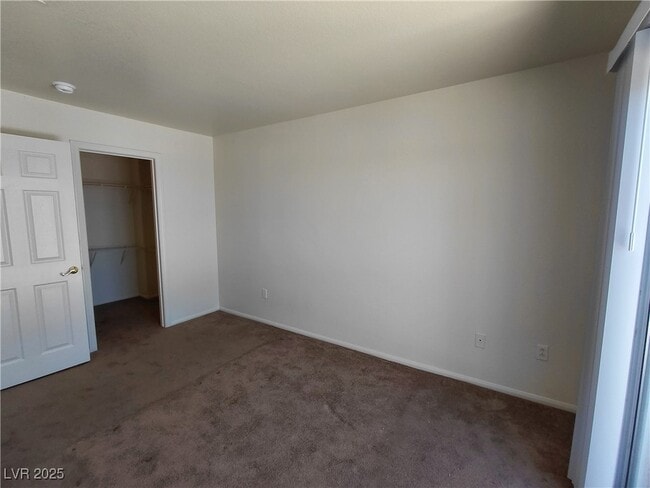 Building Photo - 452 Crocus Hill St