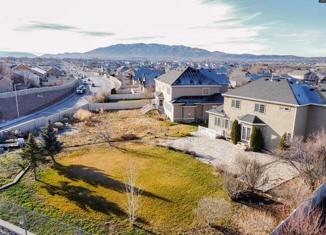 Building Photo - 2280 N 2350 W