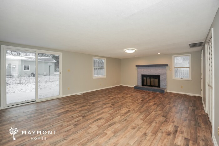 Building Photo - 7064 Barton Dr