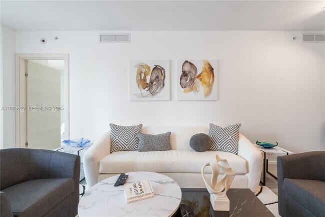 Building Photo - 801 S Miami Ave