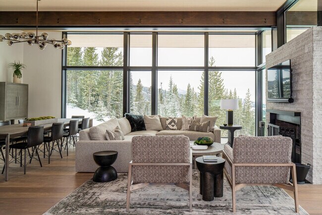 Building Photo - 5 Thistle Way