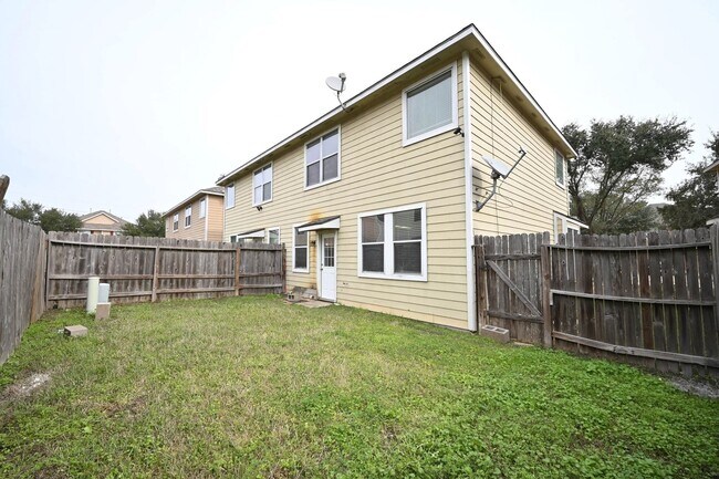 Building Photo - 6127 Yorkglen Manor Ln