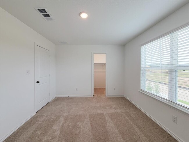 Building Photo - 166 Longhorn Run Dr