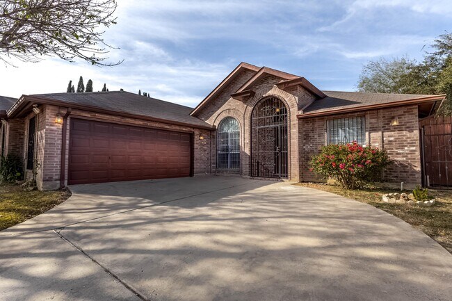 Building Photo - 312 Cambridge Loop