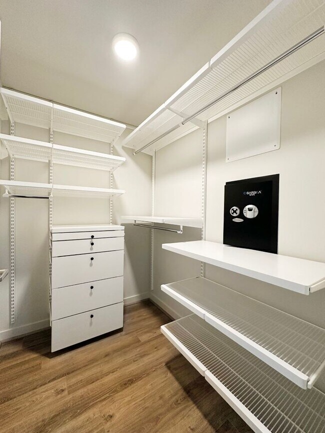 Building Photo - 1Bd/1Ba Seattle Condo