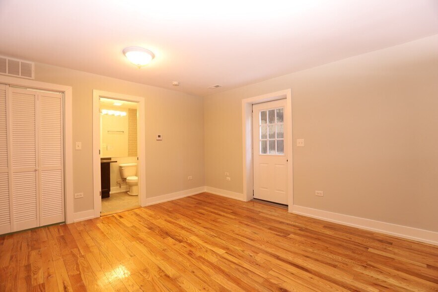 Building Photo - 553 W Arlington Pl